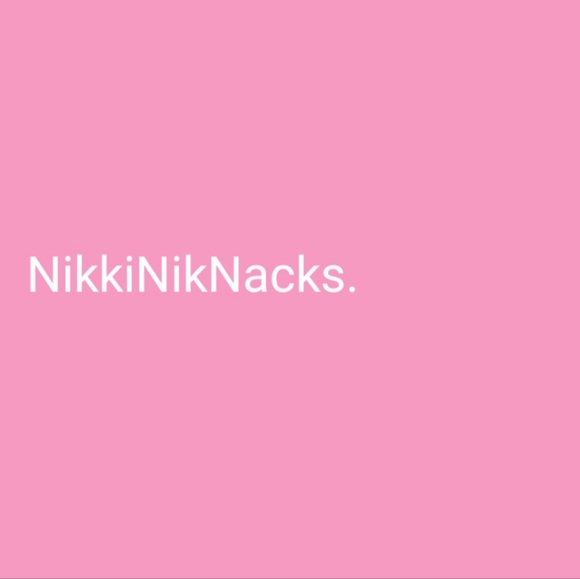 nikkiniknacks